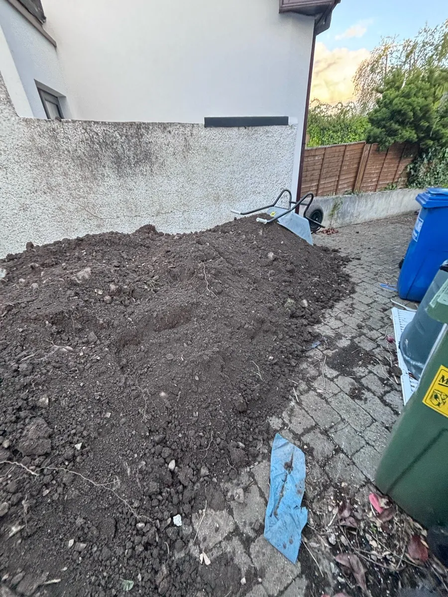 FREE: 12-15 TONNES TOPSOIL - COLLECTION ONLY - Image 3