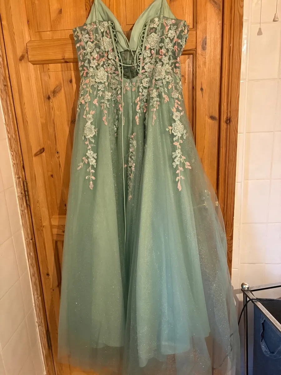 Debs Dress - Image 4