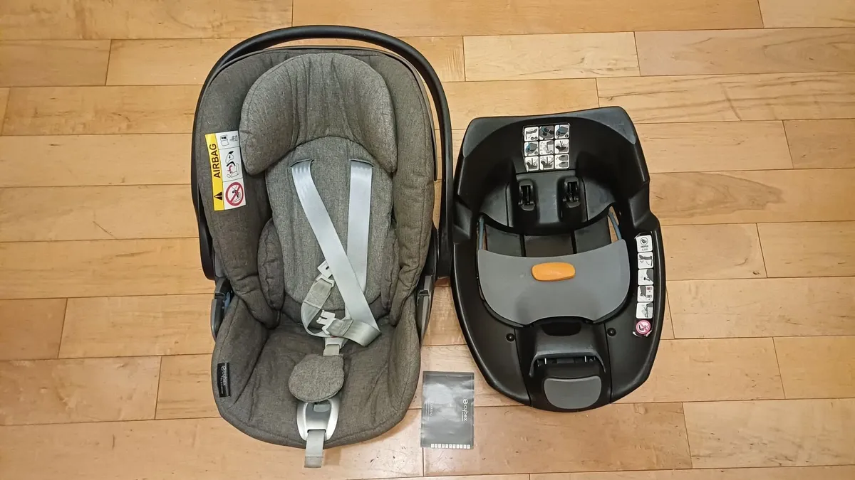 Car seat Cybex cloud Q plus + Isofix base - Image 1