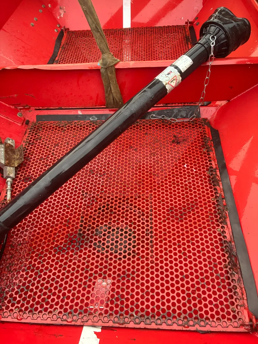 Lely supa bowl 2 ton fertiliser spreader - Image 2