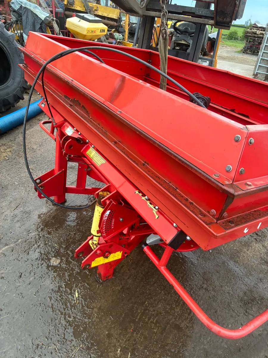 Lely supa bowl 2 ton fertiliser spreader - Image 1