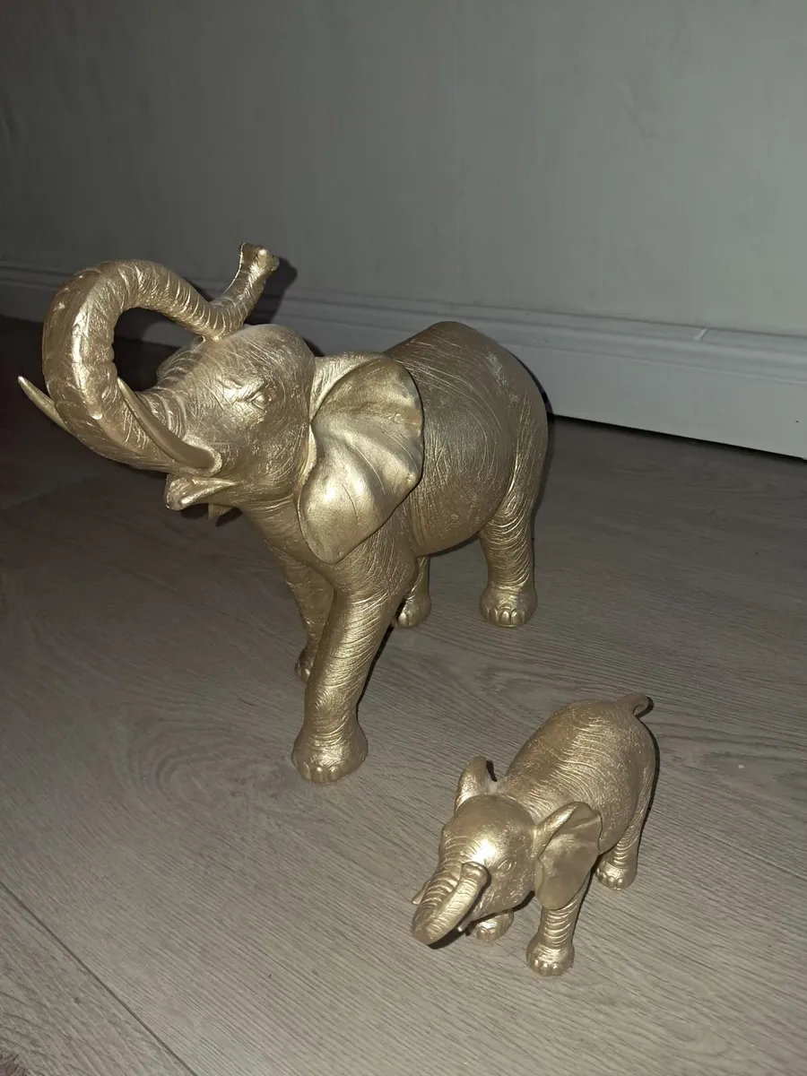 Elephant statues - Image 1