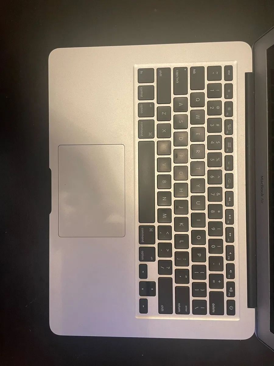 MacBook Air 2017 (Not turning on) - Image 4