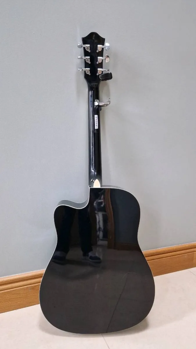 Acoustic guitar - Image 1