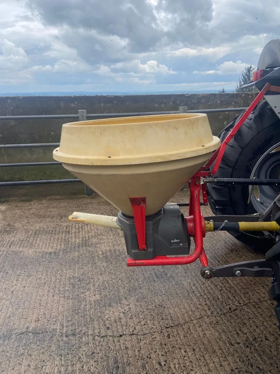 Vicon Fertiliser Sower - Image 1