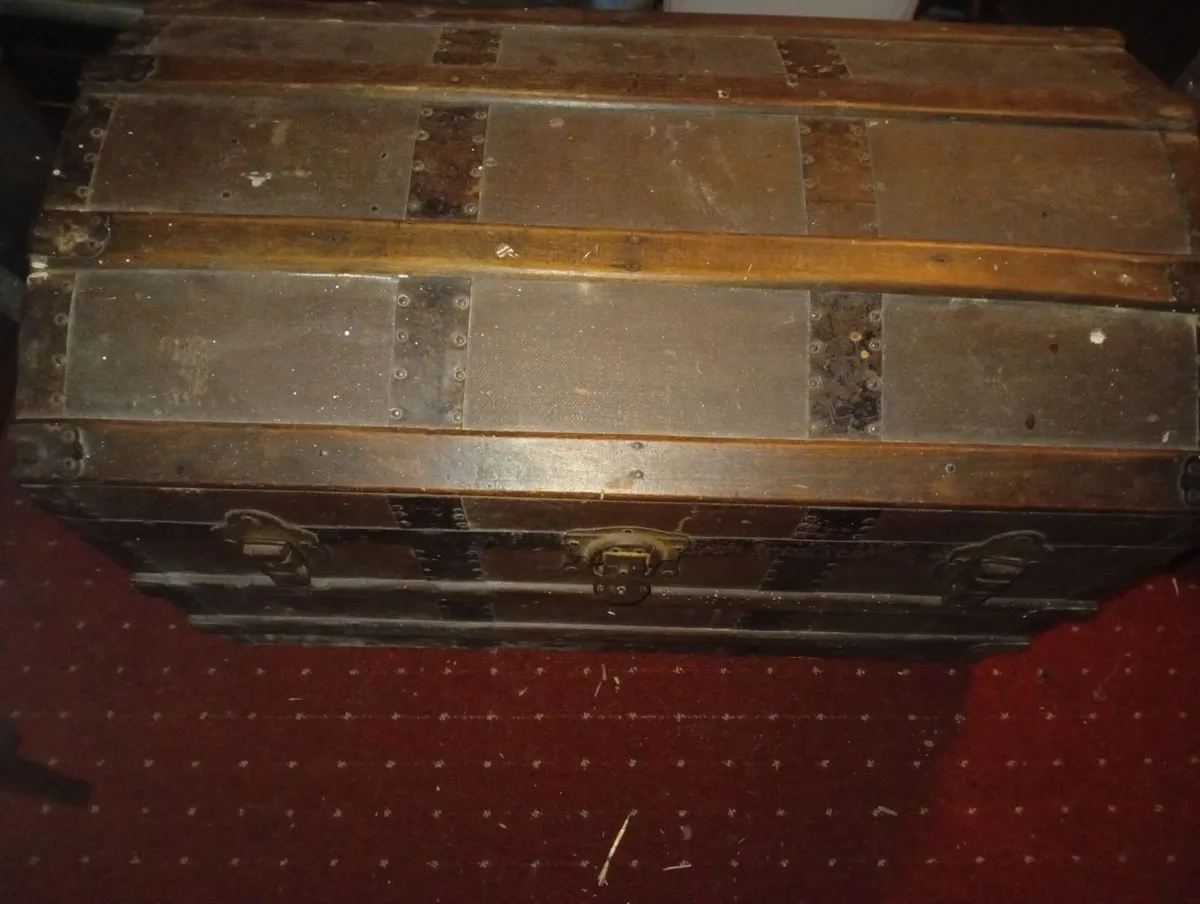 Antique chest box - Image 2