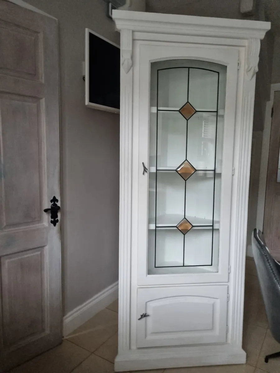 Corner Cabinet - Image 1