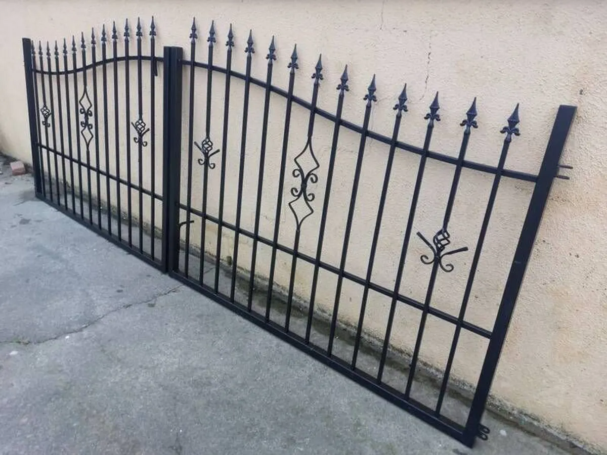 Entrance Gates 12ft - Image 2