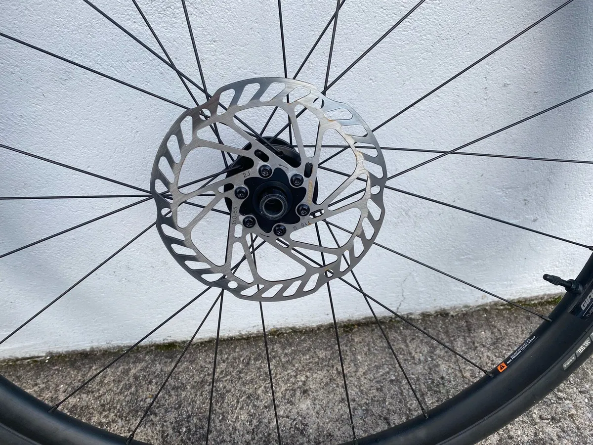 New Giant PR2 Wheelset, Tyres and Discs - Image 4