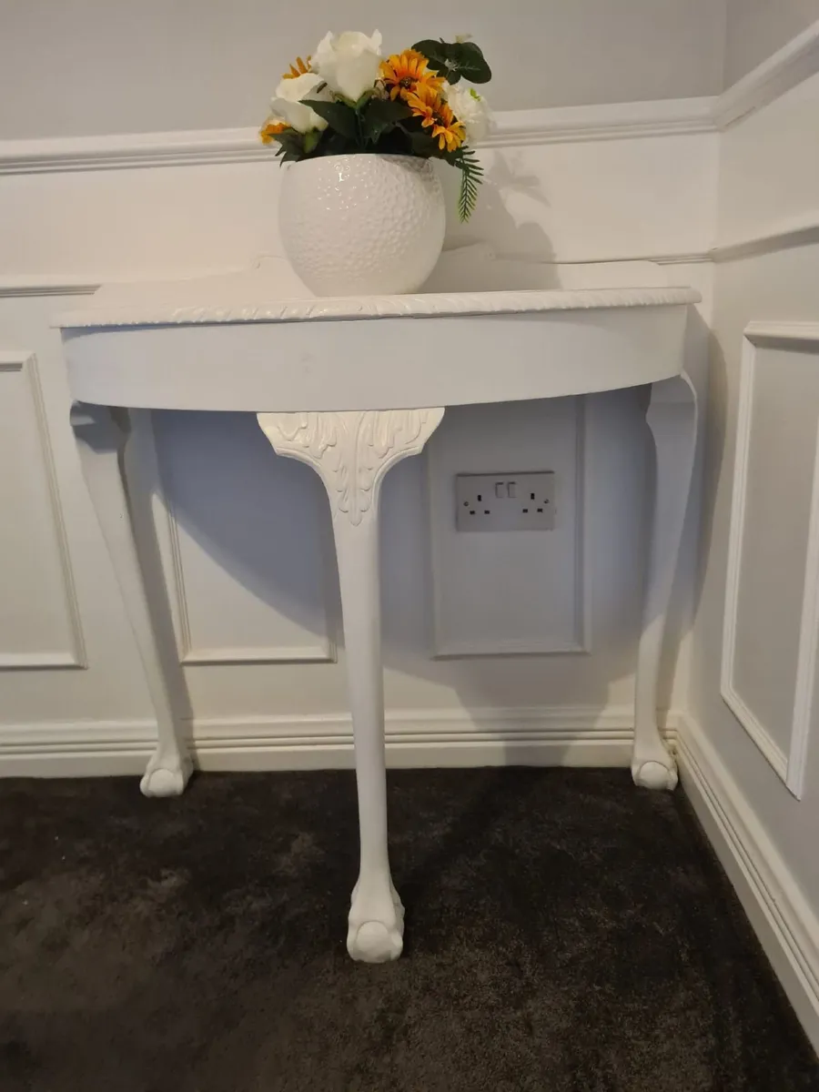 Half moon vintage hall table - Image 1