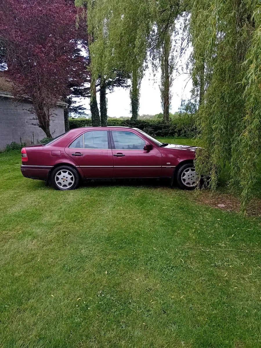 Mercedes-Benz C-Class 1996 - Image 2