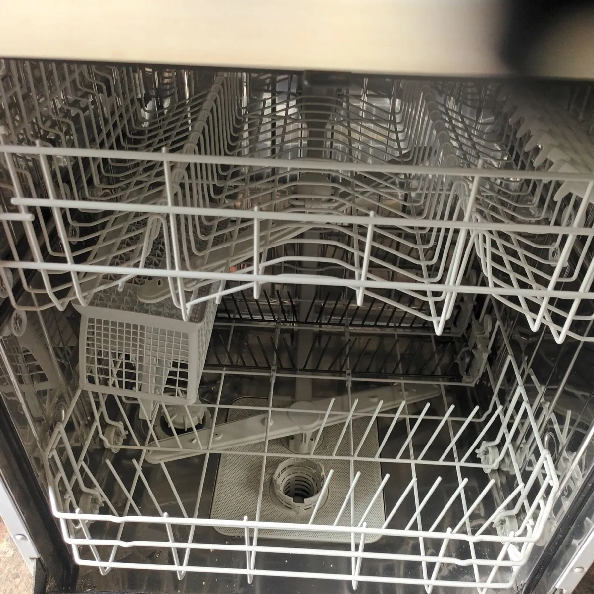 Dishwasher - Image 4