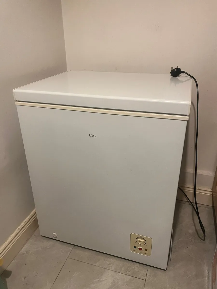 Logik Chest Freezer - Image 1