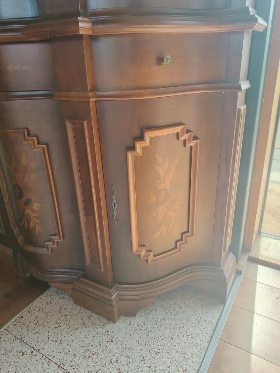 Dining table and display unit - Image 4