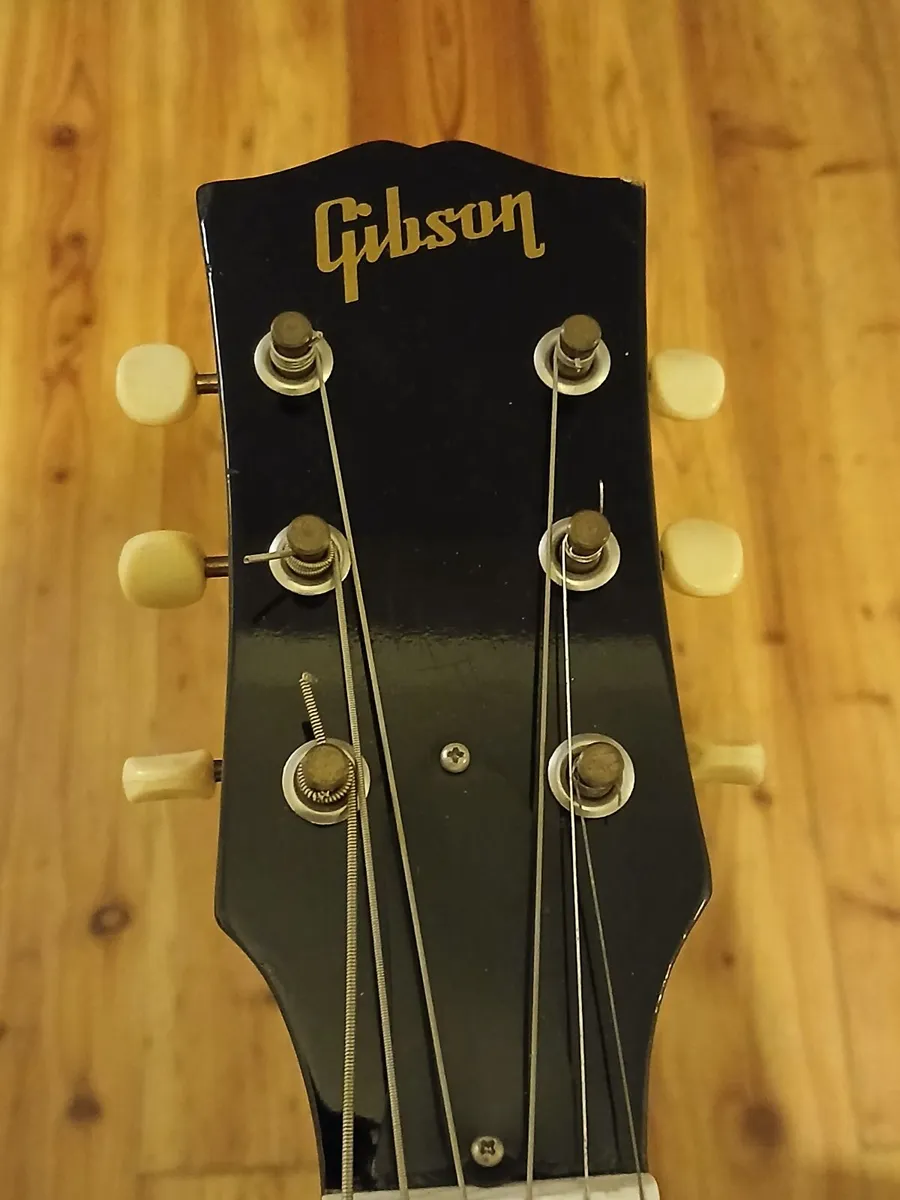 1960s Gibson Guitar - Image 2