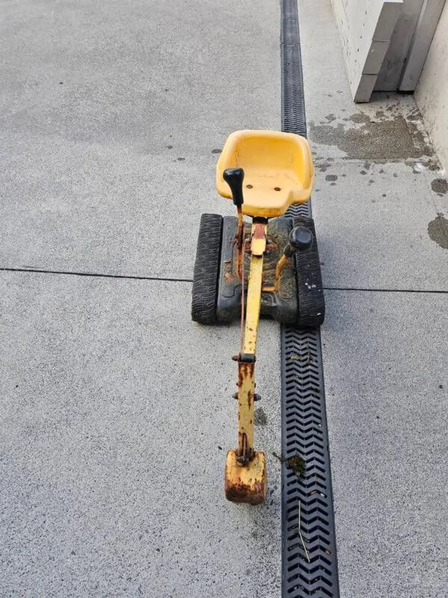 Toy Metal Digger - Image 2