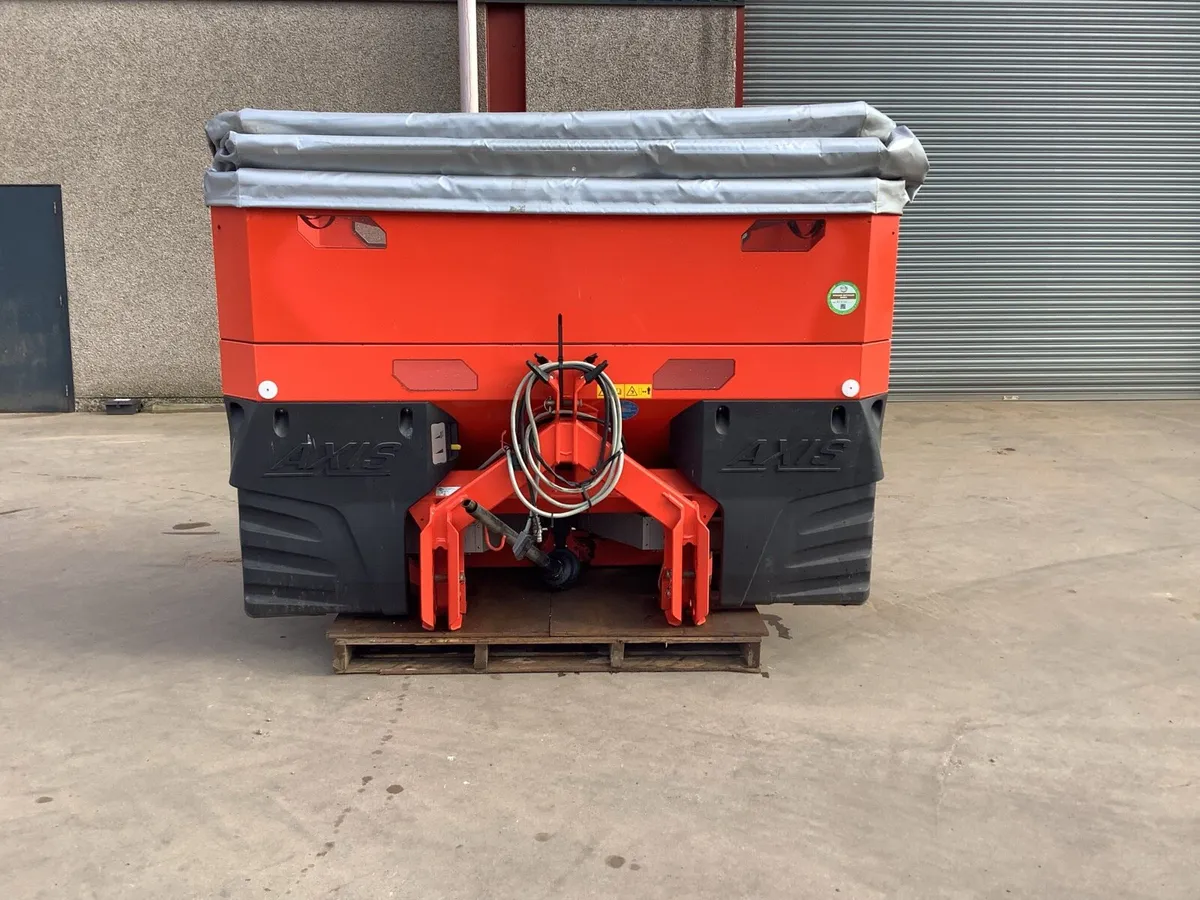 Kuhn Fertiliser Spreader - Image 1