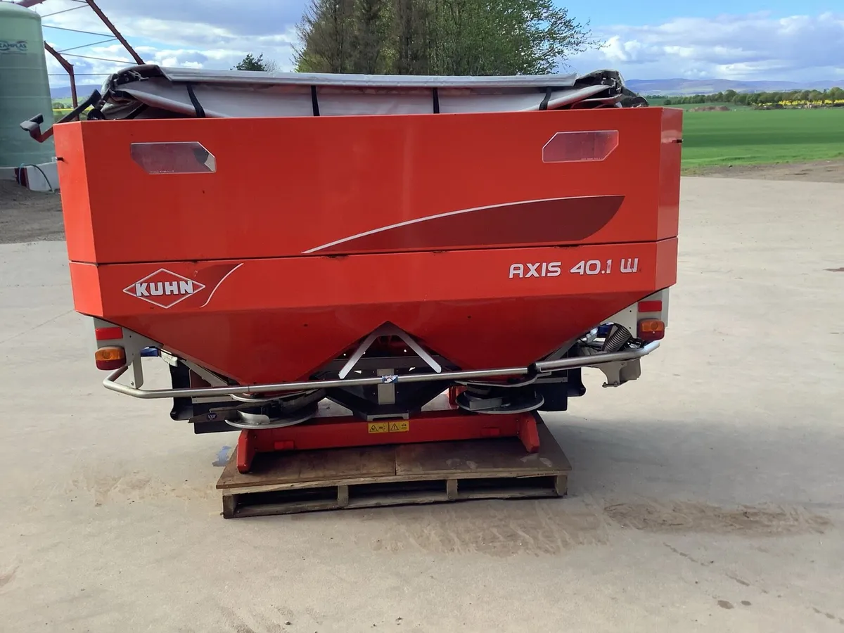 Kuhn Fertiliser Spreader - Image 2
