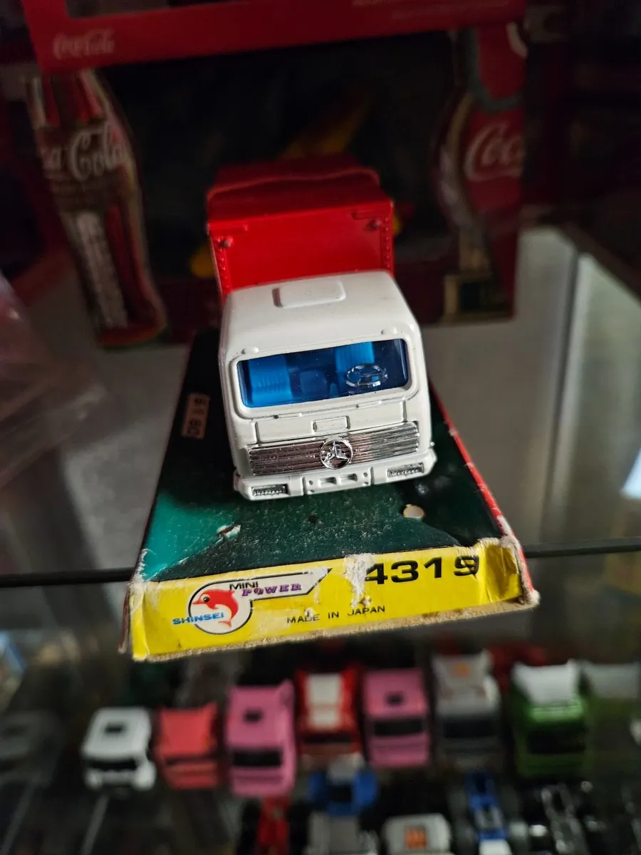 Corgi Minipower Mercedes Truck - Image 2