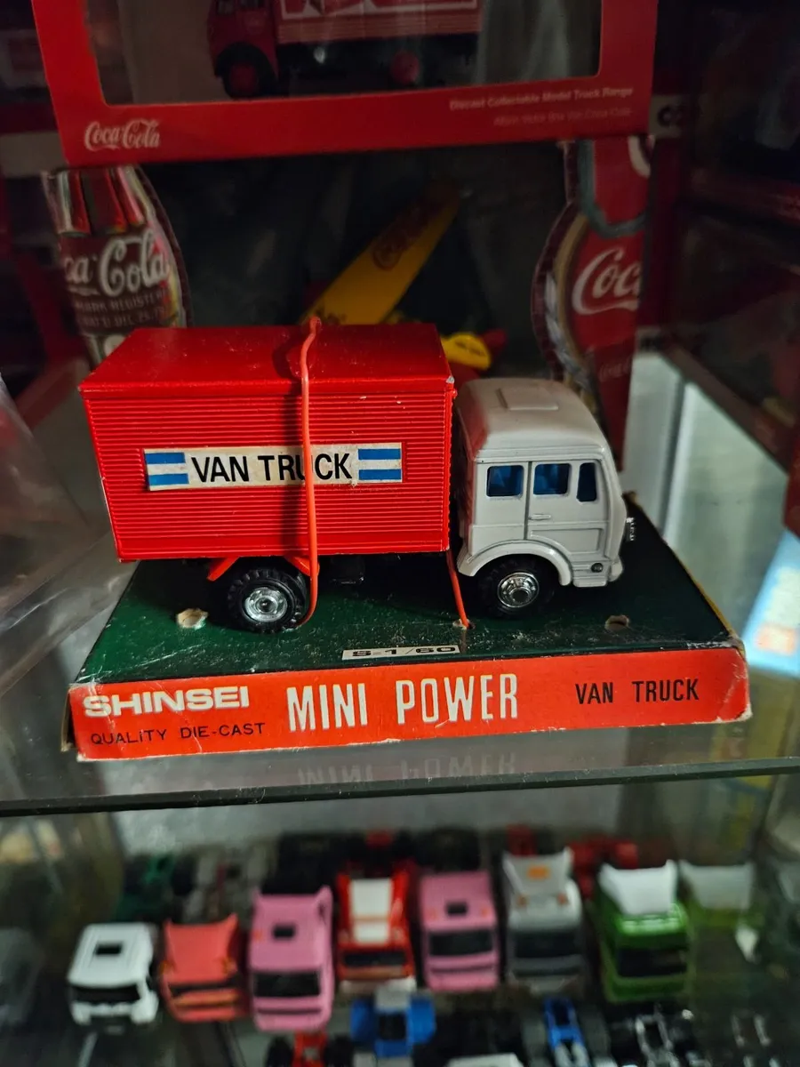Corgi Minipower Mercedes Truck - Image 3