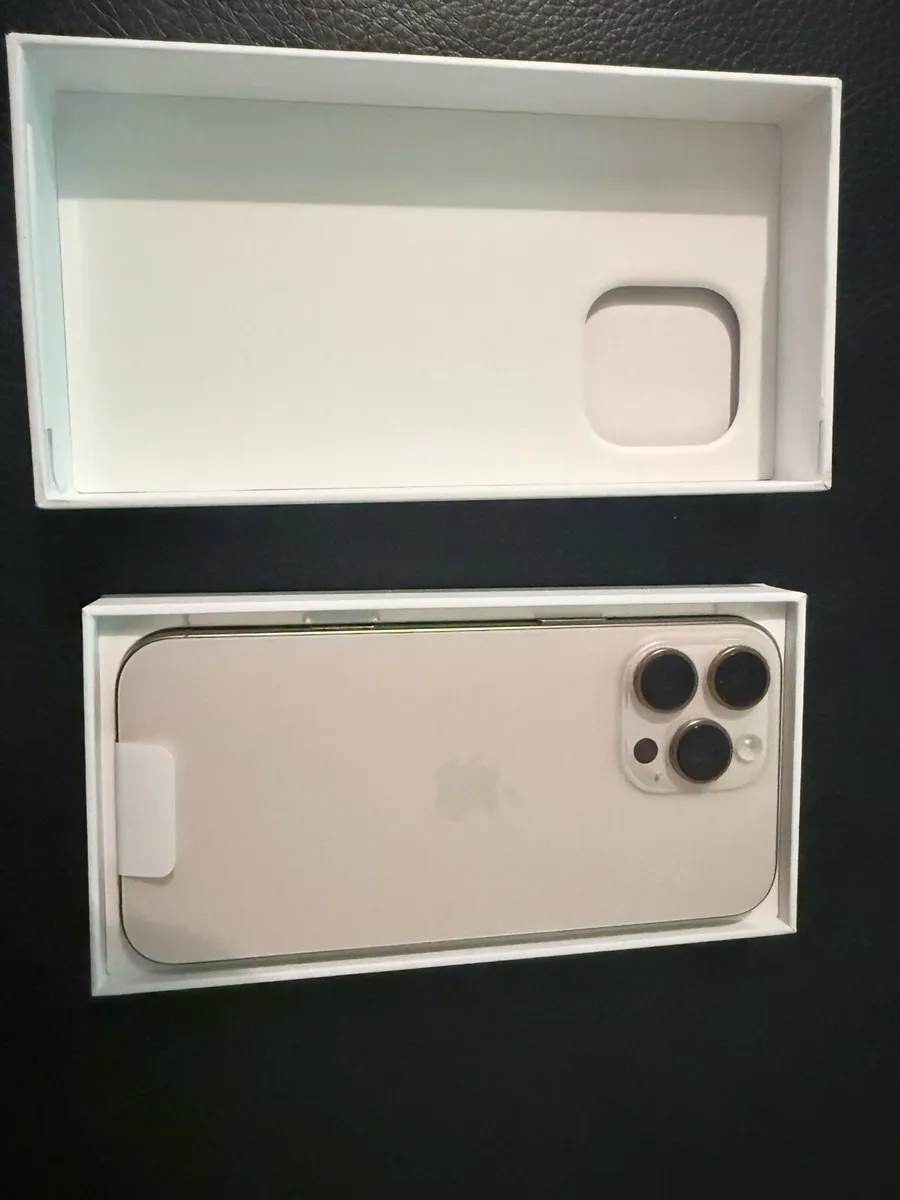 I phone 16 pro MAX - Image 1