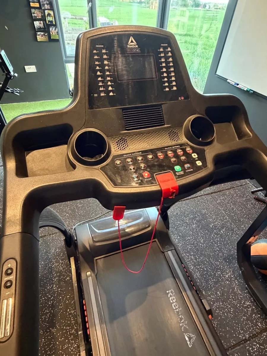 Reebok GT40S Treadmill - Image 4