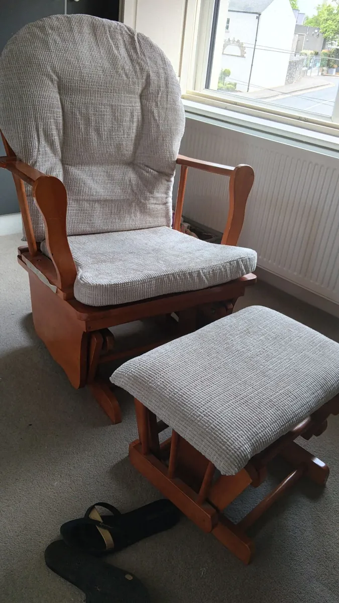 Nursing chair - Image 4