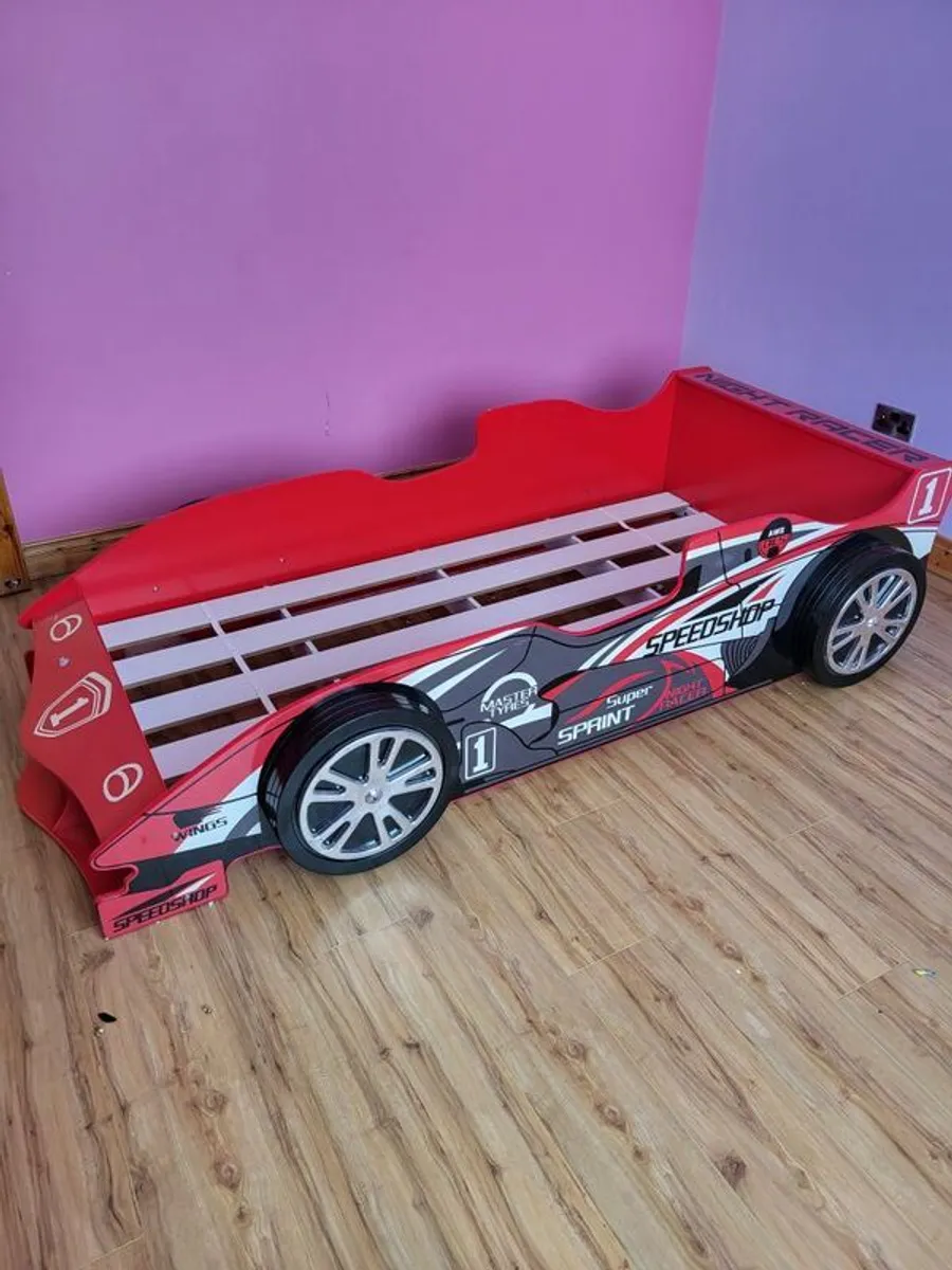 kids bed - Image 1