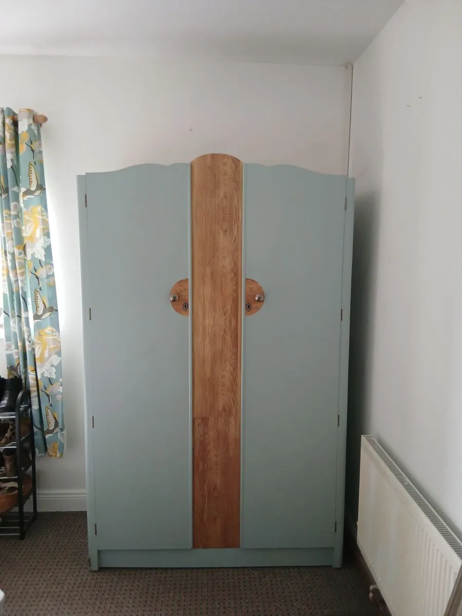 Wardrobe & Chest of Drawers - Image 4