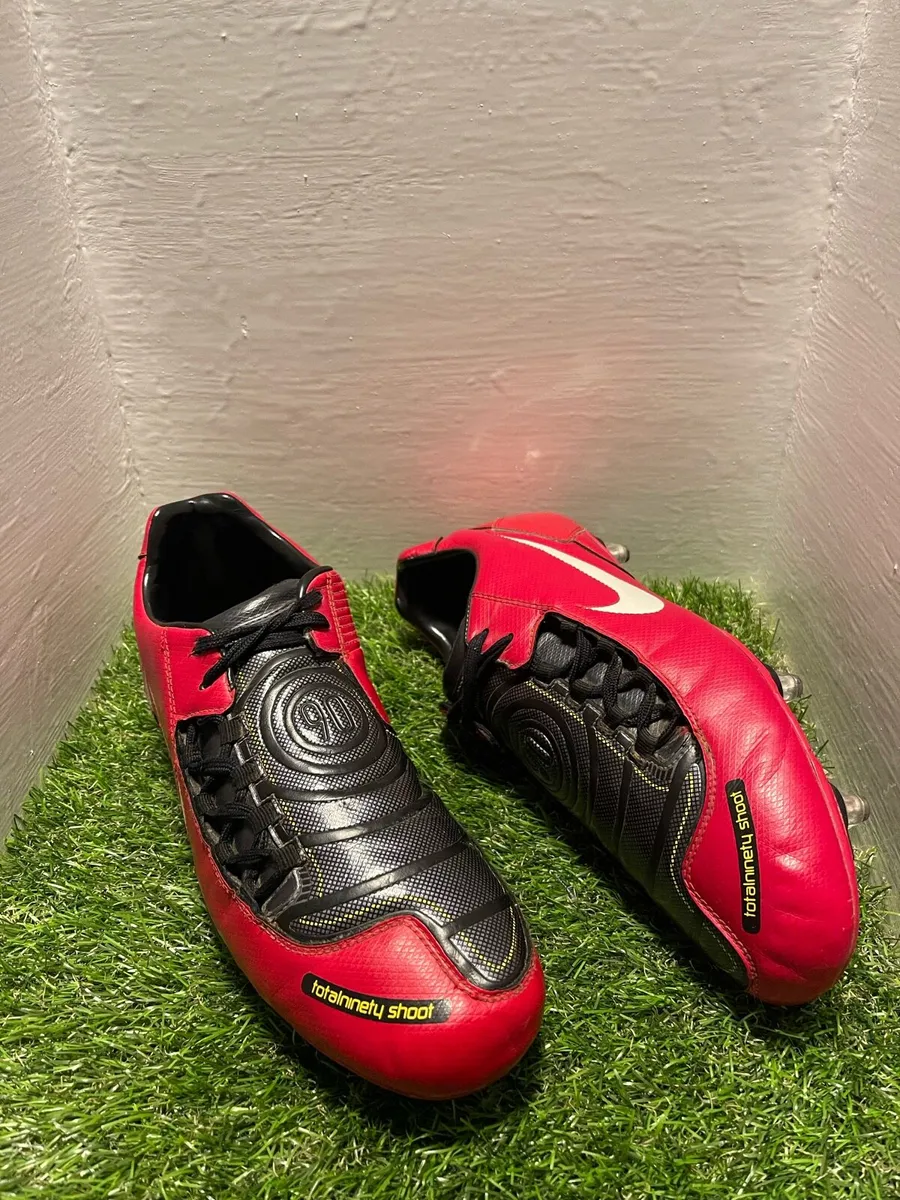 Nike Total 90 Shoot I SG Football Boots | UK 9.5 - Image 1