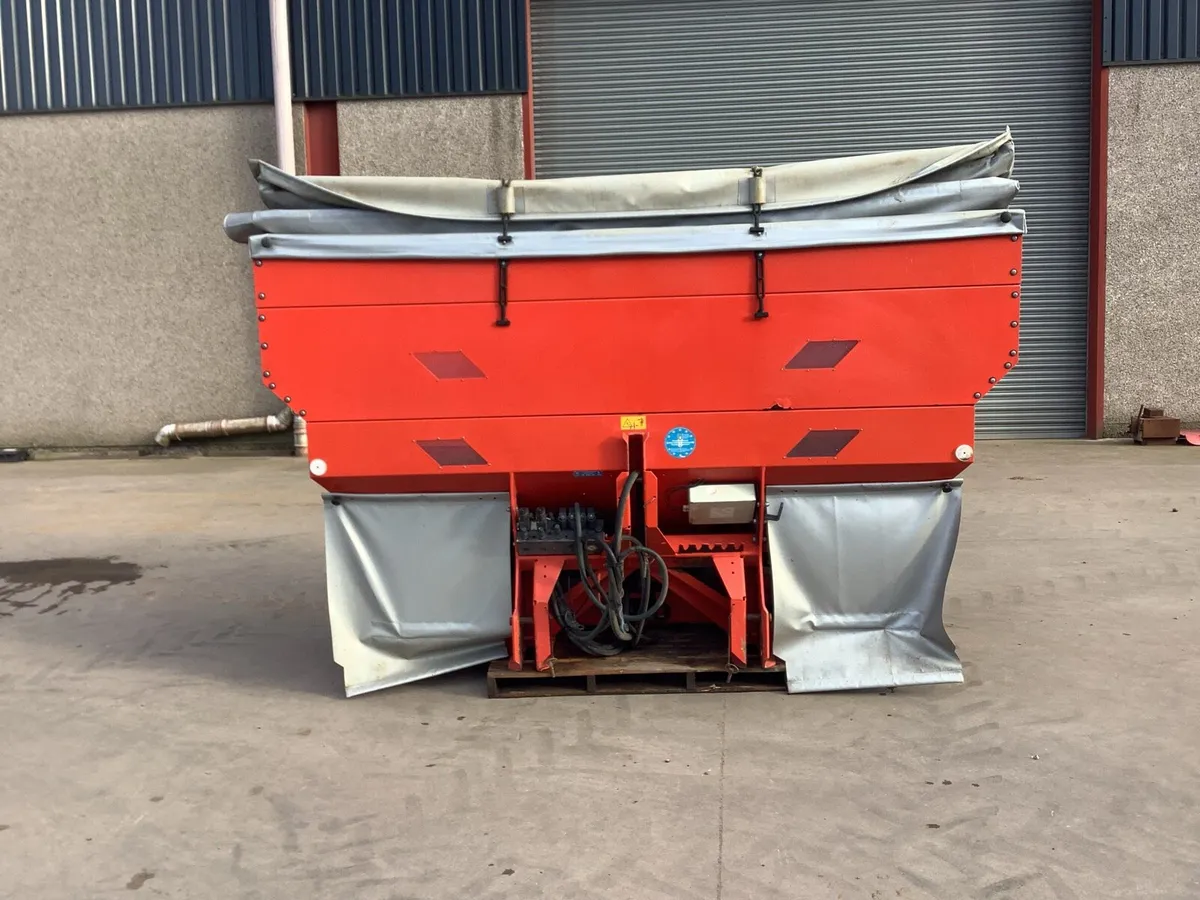 Kuhn Fertiliser Spreader - Image 1