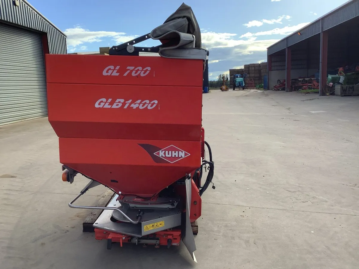 Kuhn Fertiliser Spreader - Image 3