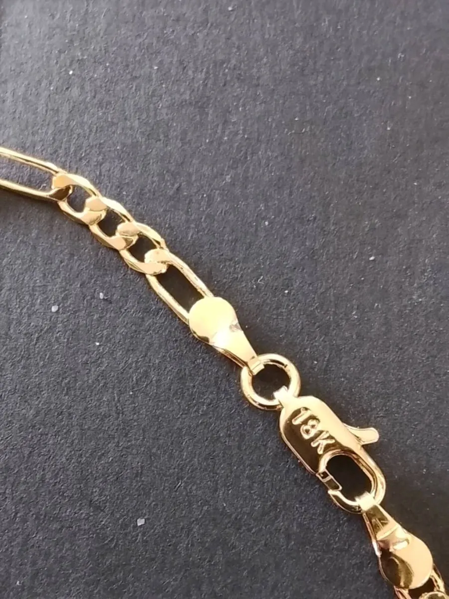 Gold Figaro chain - Image 2