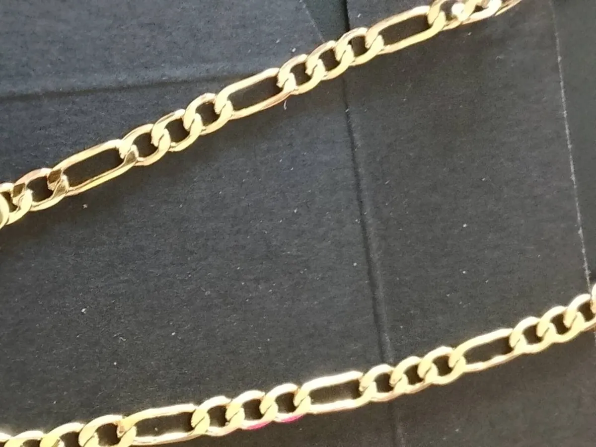 Gold Figaro chain - Image 3
