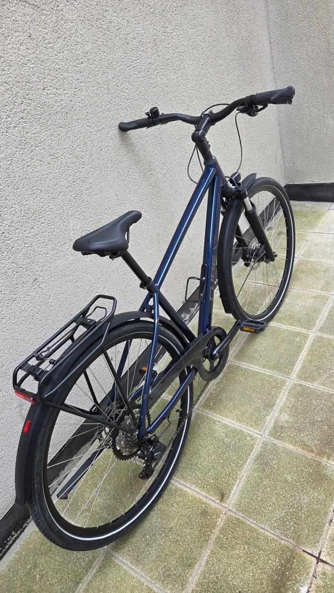 Cube Touring One 2025 hybrid bike - Image 4