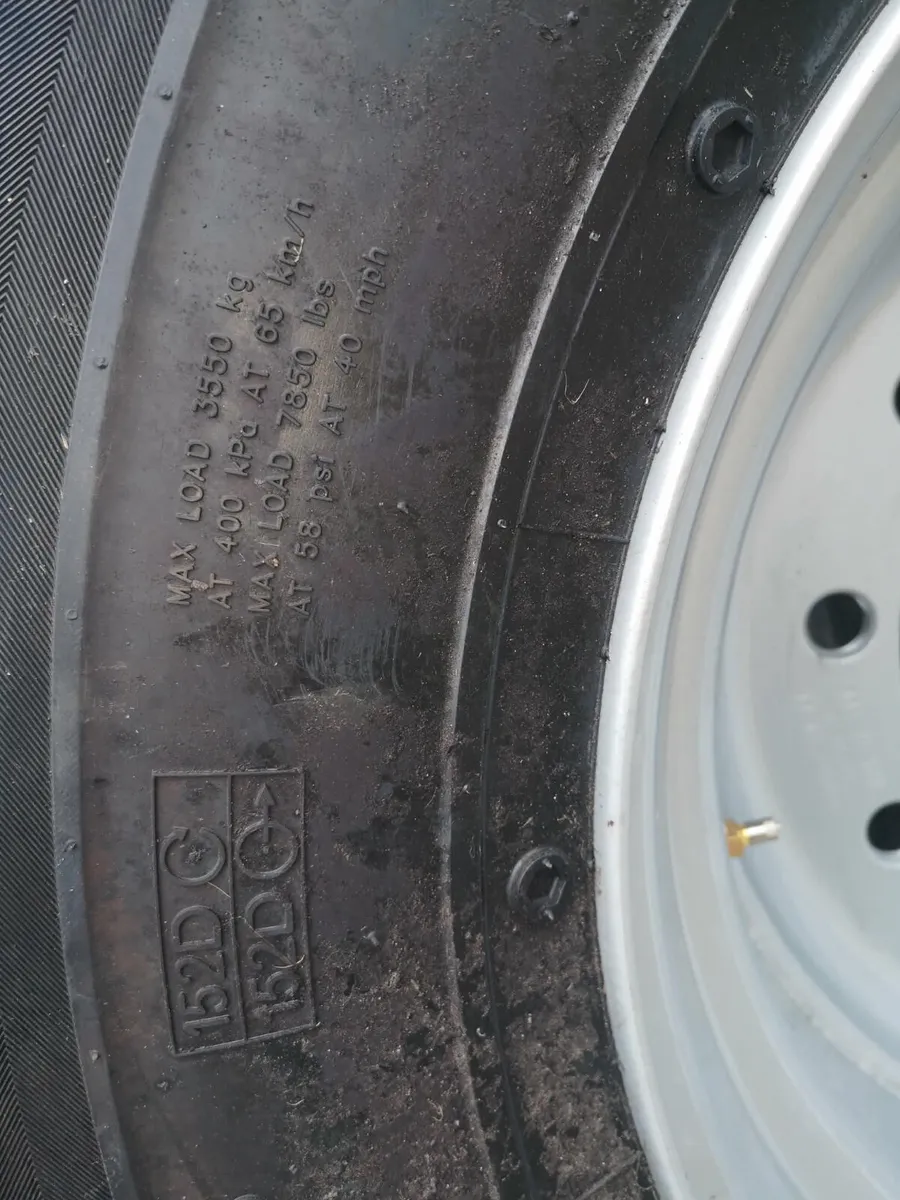 560 45 22.5 Agri trailer wheels - Image 2