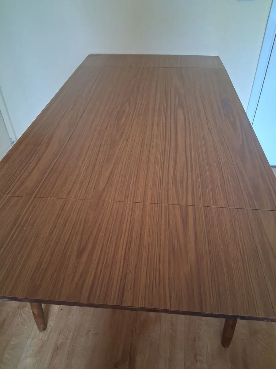 Kitchen table - Image 1