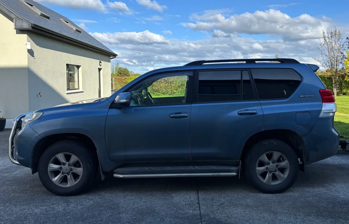 Toyota Land Cruiser 2011 - Image 2