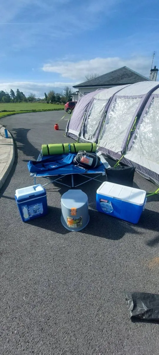 Tent, air tent and accessories - Image 2