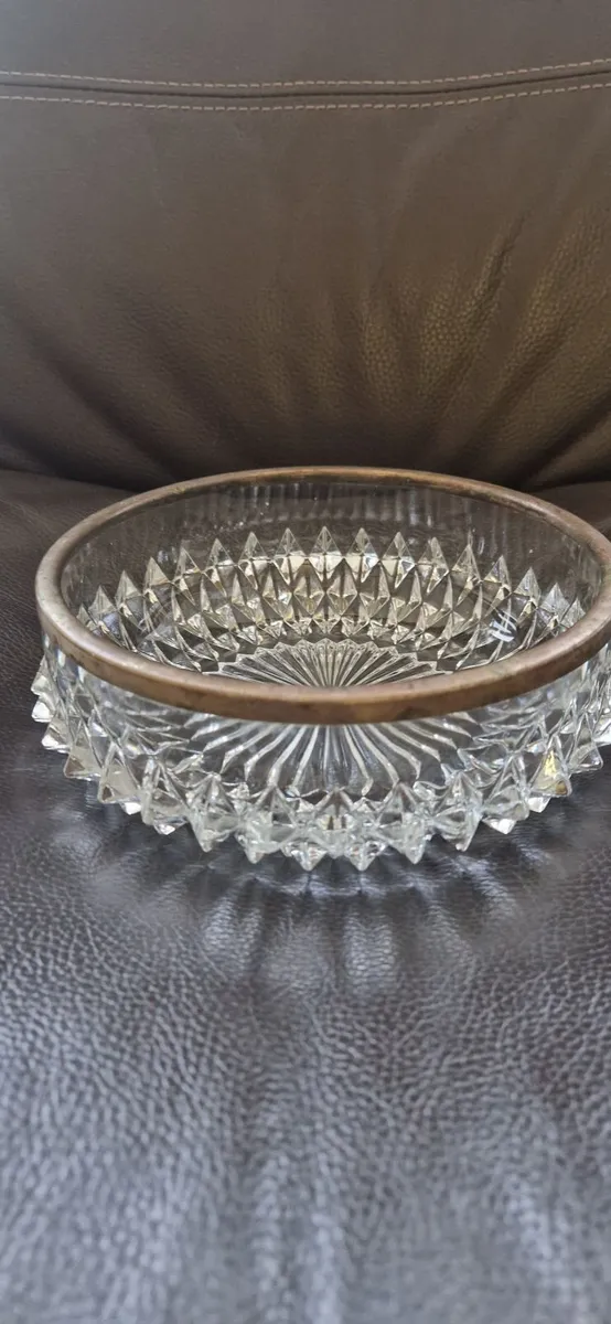Glass bowl - Image 1