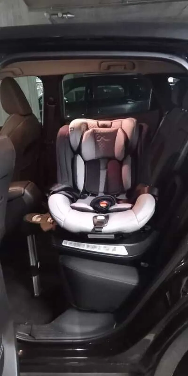 Mountain Buggy Safe Rotate Car Seat - Image 2