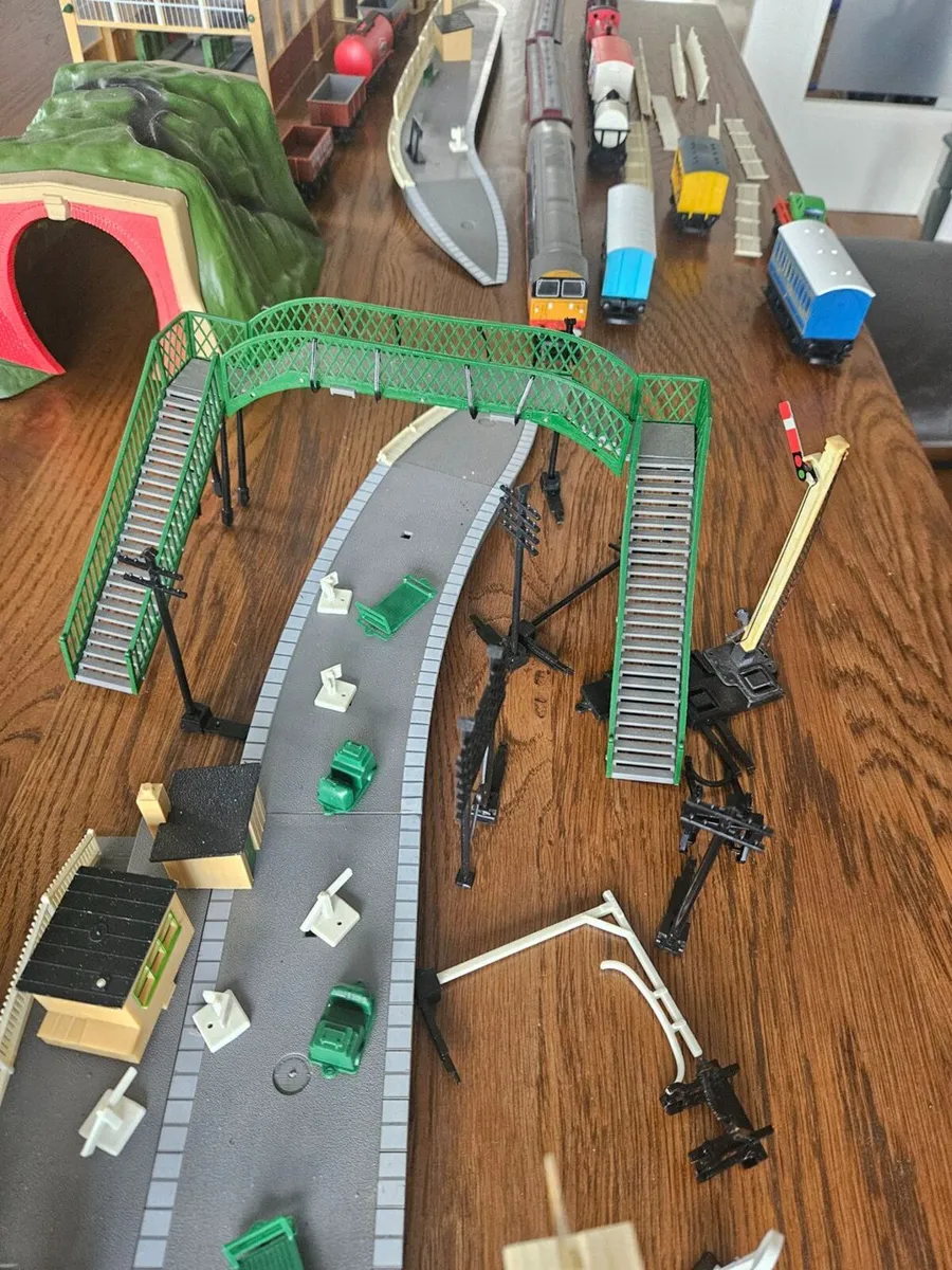 Hornby Trains & Accessories  (Part 2) - Image 3