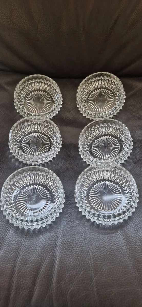 Small glass bowls - Image 1