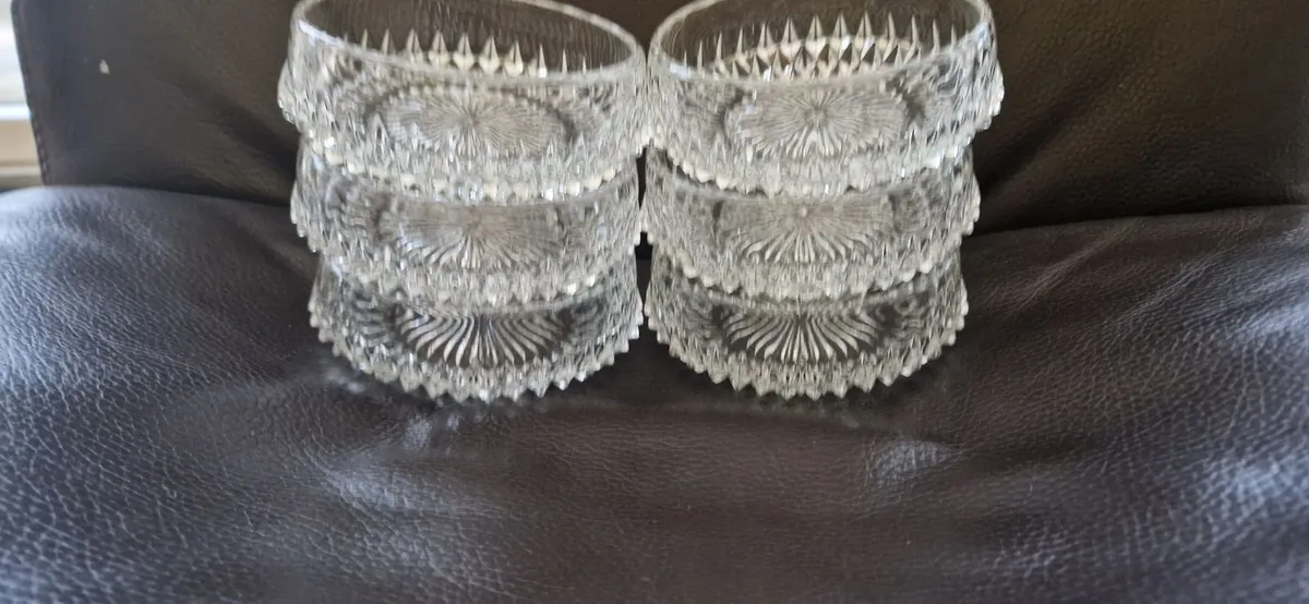 Small glass bowls - Image 2