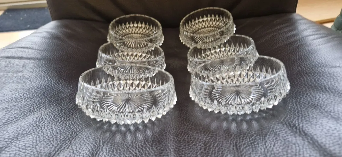 Small glass bowls - Image 4