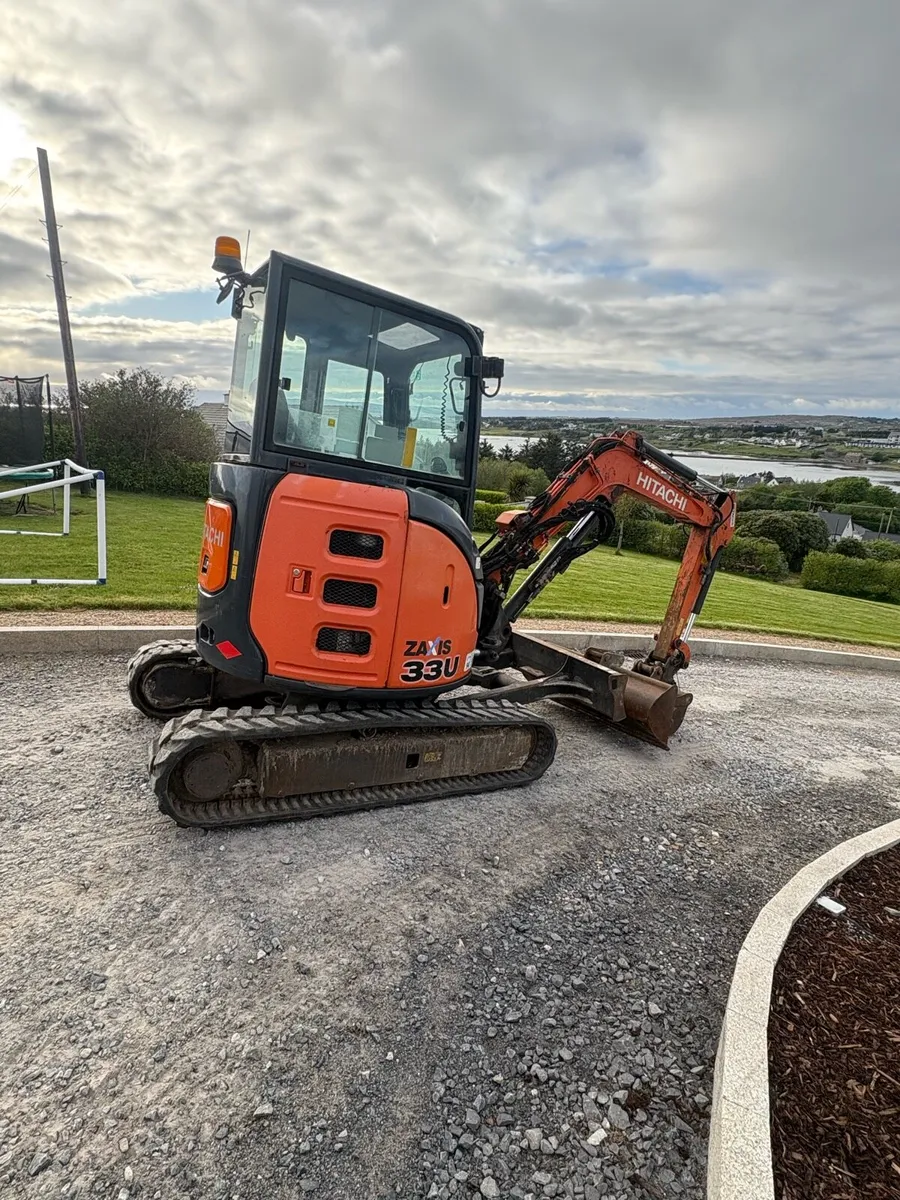 2016 hitachi 33u - Image 2