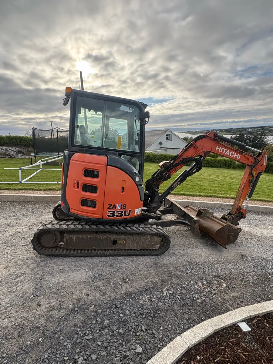 2016 hitachi 33u - Image 1