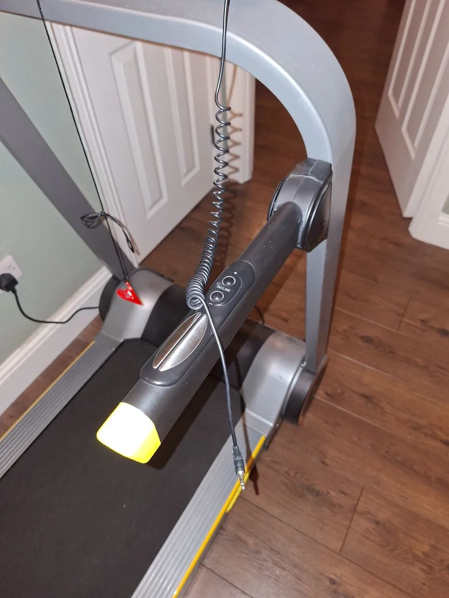 Power track 6000 folding treadmill with incline - Image 2