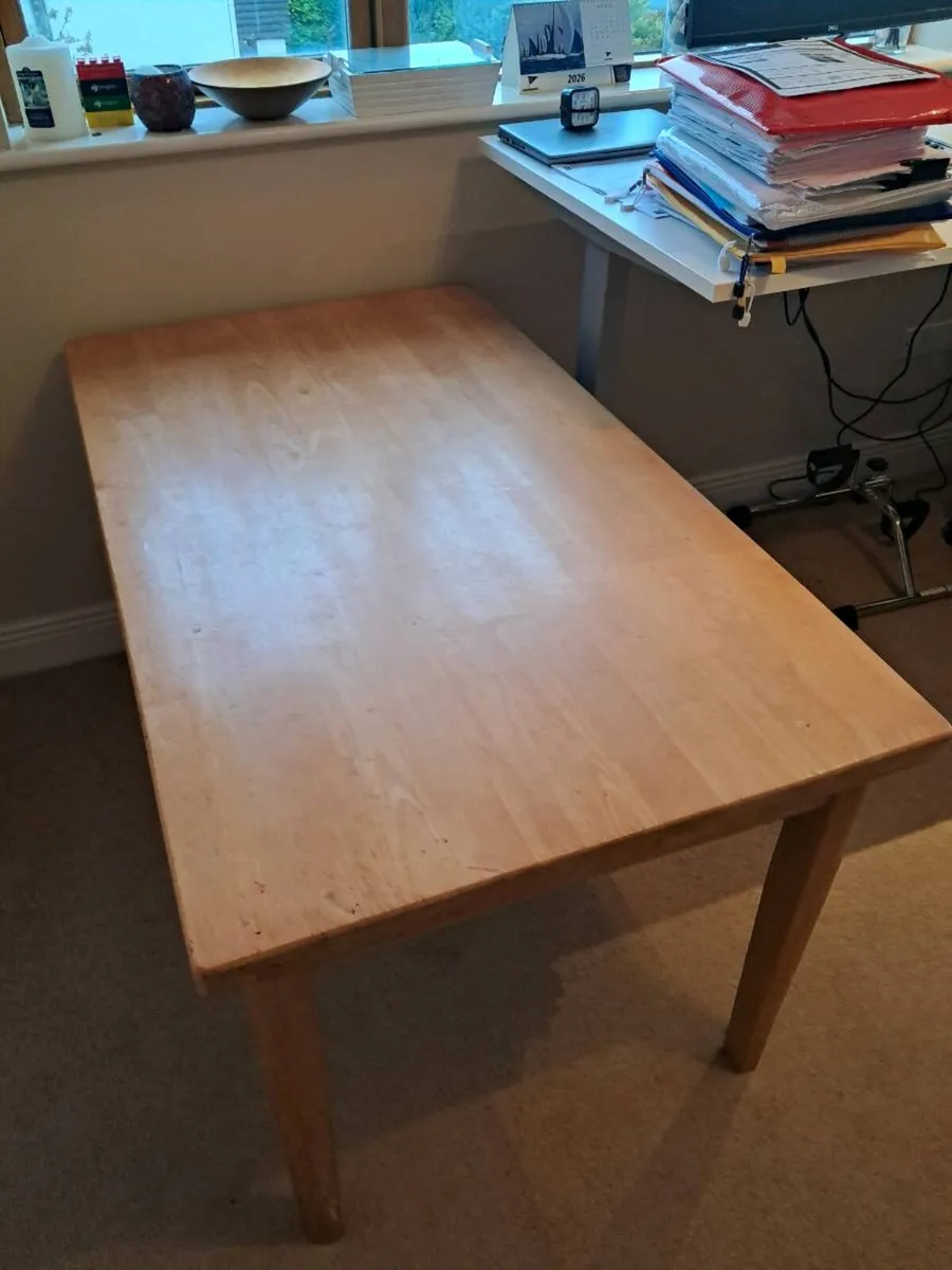 Kitchen table - Image 1
