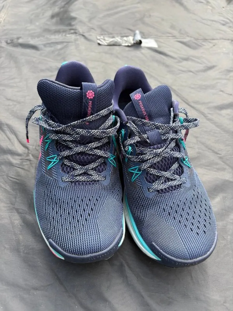 Nike Pegasus Trail 5 Mens Trainers Size 8 (42) - Image 3